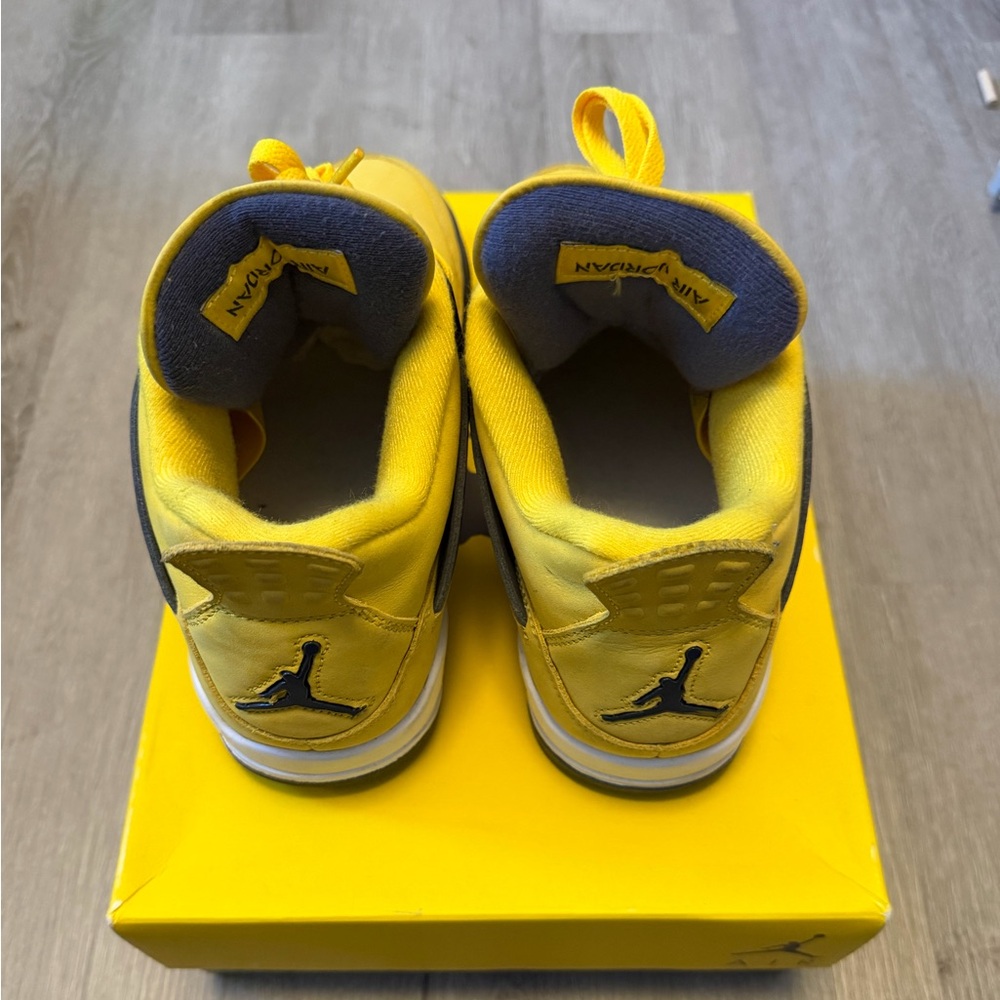 Jordan 4 Retro Lightening Sz 8 - Picture 4 of 7
